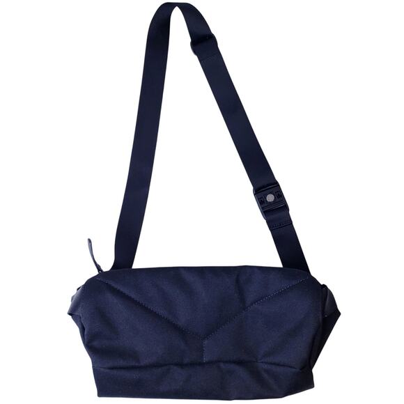 BELLROY Sling Bag Crossbody Travel Dark Black in EUC - Picture 3 of 12